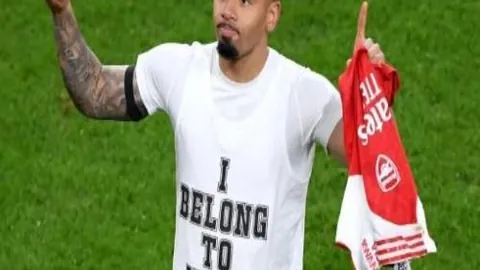 篮球盛宴：灰熊激战森林狼，揭秘经典对决背后的精彩看点！